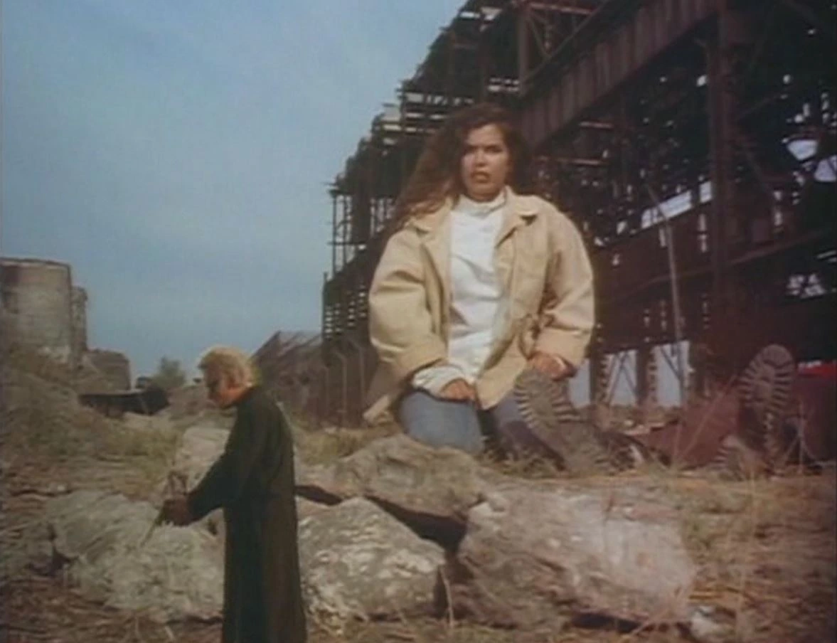 Dollman Critique film Albert Pyun