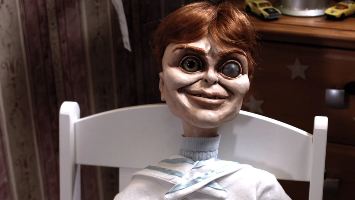 Robert The Doll Critique Film Andrew Jones